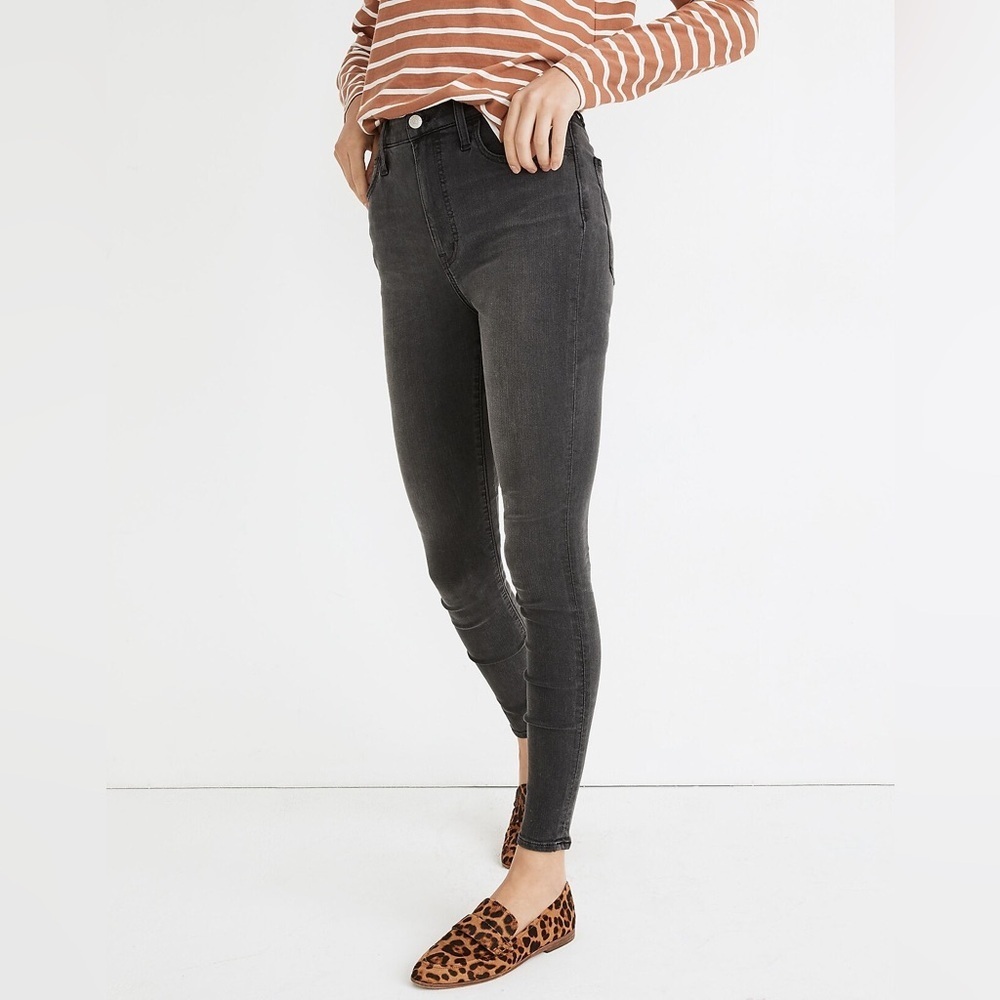 MADEWELL 9"‎ Mid-Rise Roadtripper Supersoft Jeans in Ashmont Wash Black size 29
